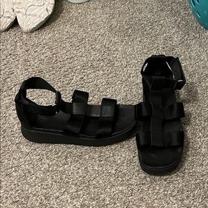 Super cute Ugg sandals